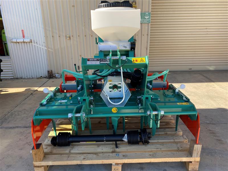 Photo 5. Clemens TKV1700P airseeder