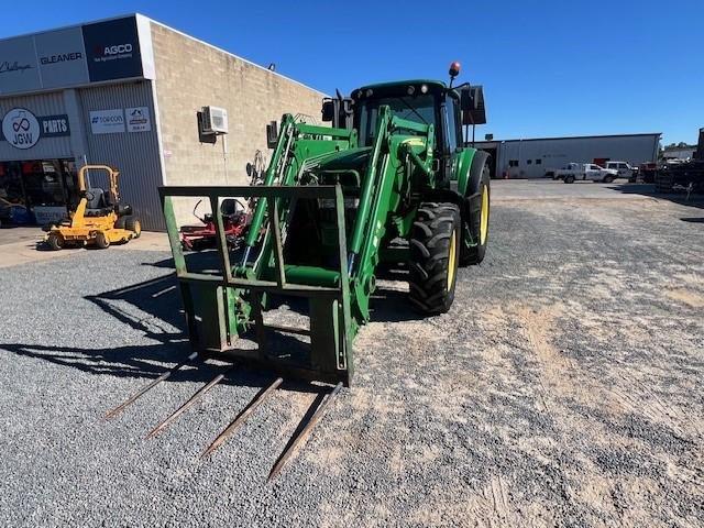 Photo 3. John Deere 6520 tractor