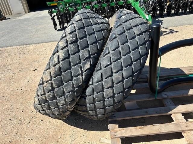 Photo 3. BKT 18.4-30 tyre
