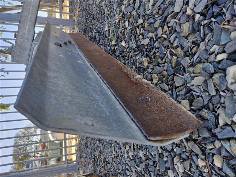 Photo 5. Daken 6' Grader Balde