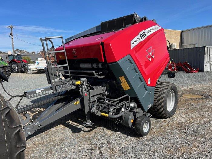 Photo 4. Massey Ferguson 4160XT round baler