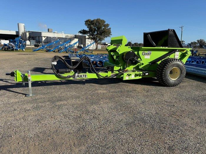 Photo 3. Schulte Giant 2500 rock picker
