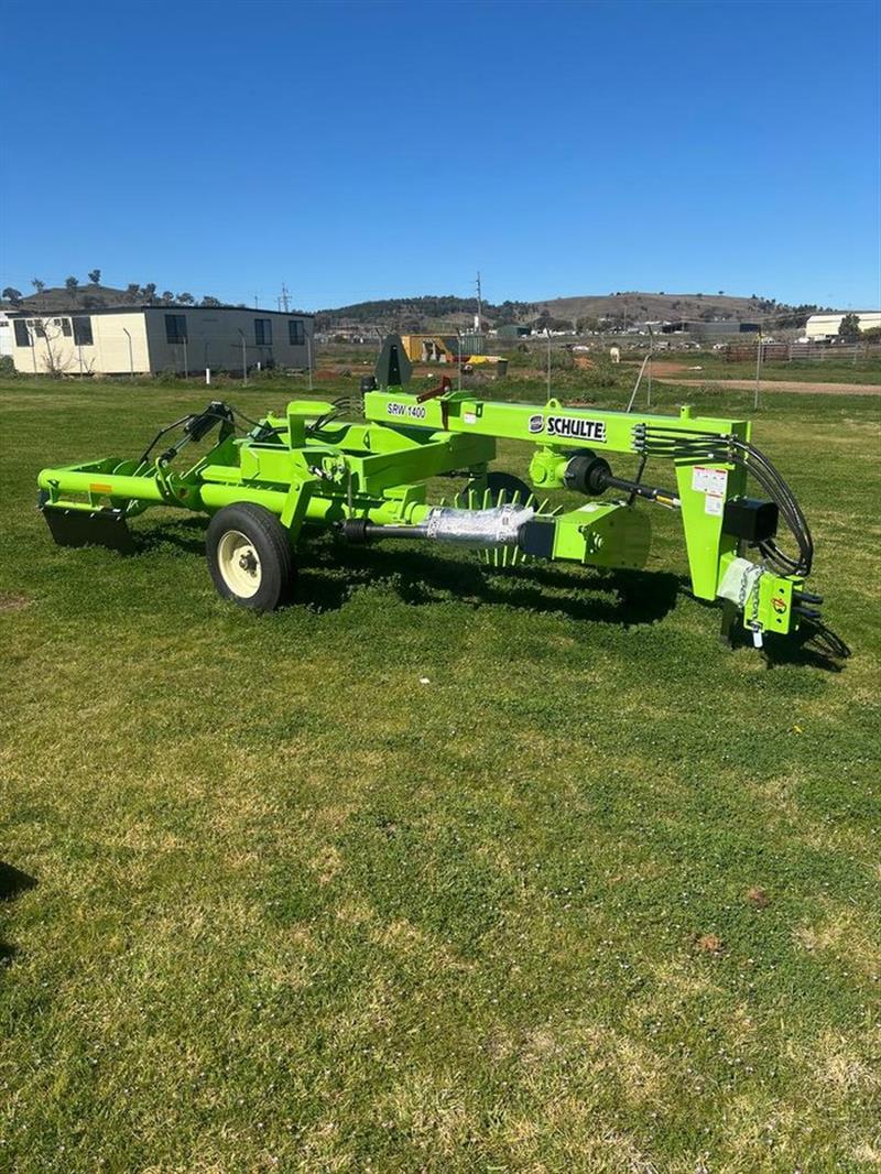 Photo 2. Schulte SRW1400 rock picker