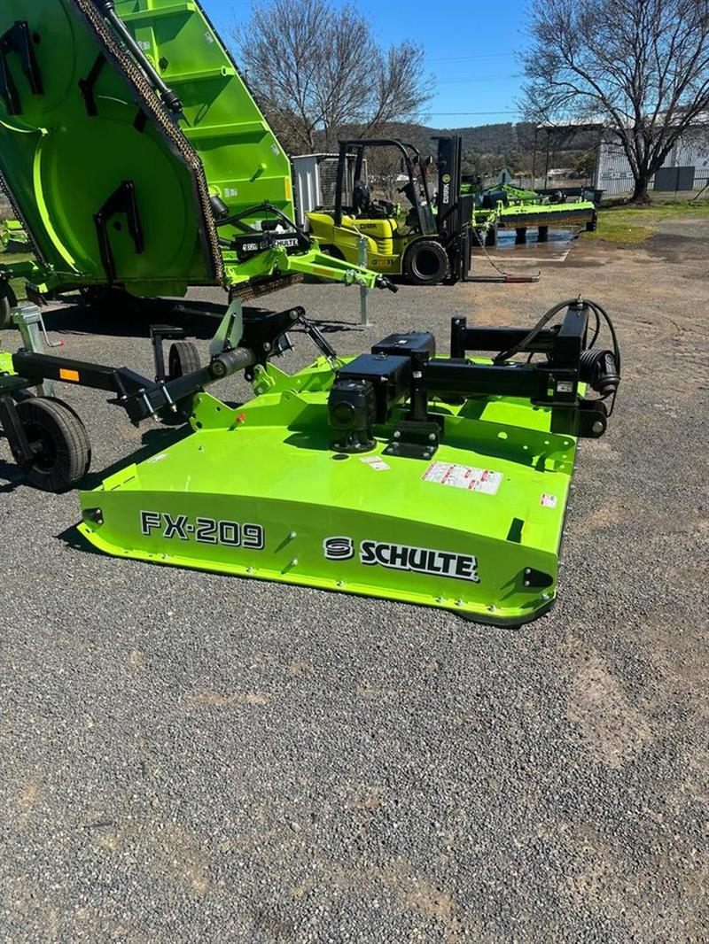 Photo 2. Schulte FX-209 mulcher