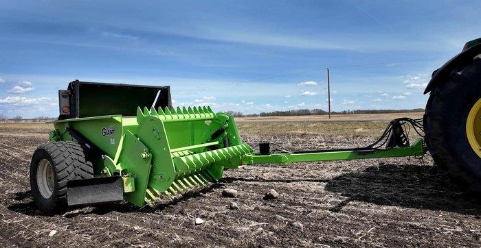 Photo 2. Schulte Giant 3500 rock picker
