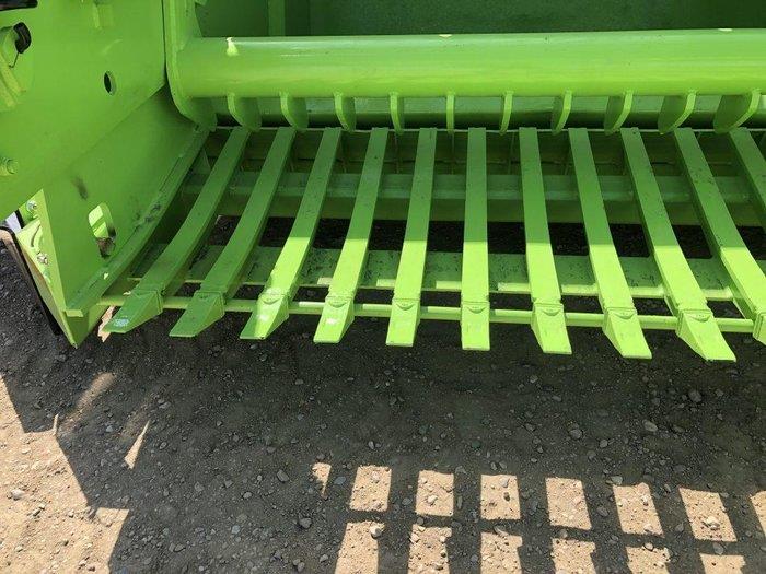 Photo 3. Schulte Titan 5000 rock picker