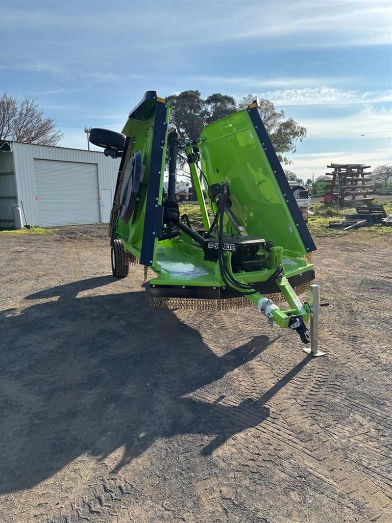 Photo 3. Schulte FX-320 slasher