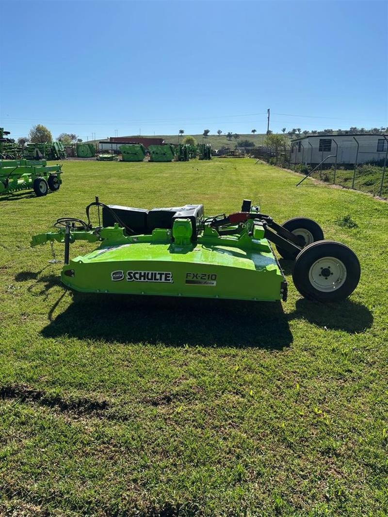 Photo 3. Schulte FX-210 mulcher