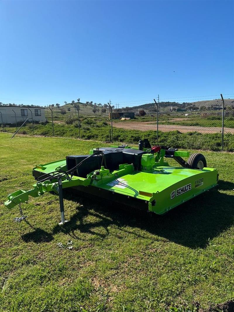 Photo 4. Schulte FX-210 mulcher