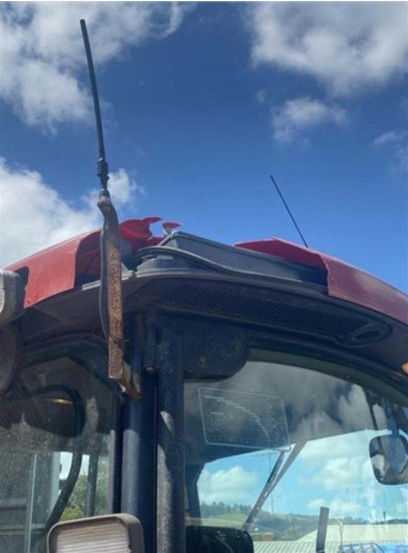 Photo 3. Case IH MXU125 tractor