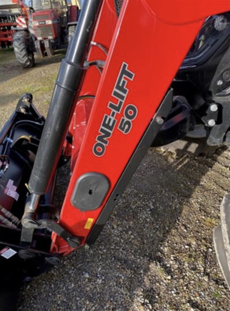 Photo 3. Case IH Maxxum 115 tractor