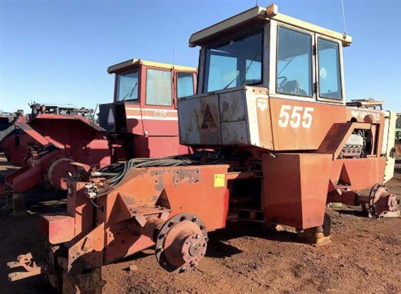 Photo 3. Versatile 555 tractor