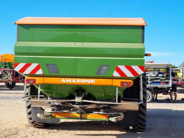 Photo 3. Amazone ZA-TS 4200 Fertilizer/Manure Spreader