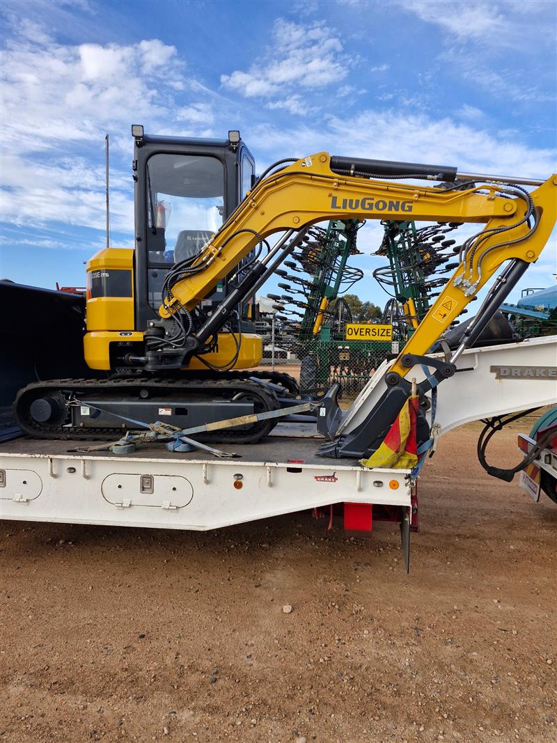 Photo 3. Liugong 9035E Mini Excavator Tracked Excavator