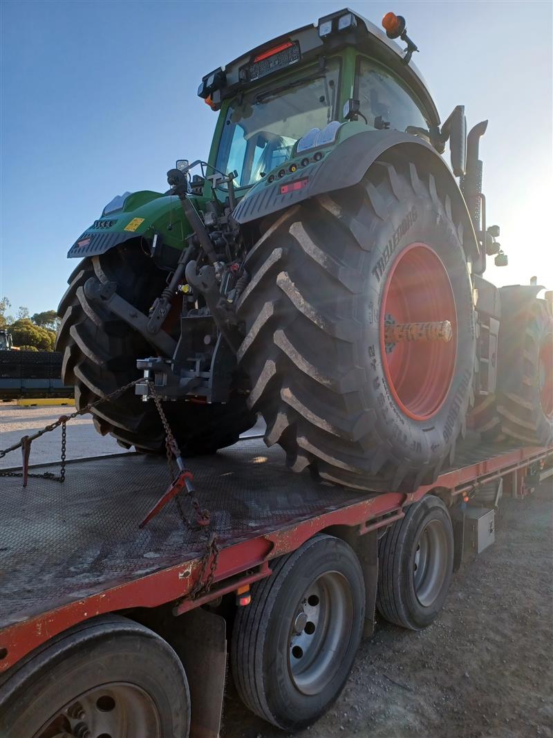 Photo 3. Fendt Vario 942 Gen 7 Tractor FWA/4WD