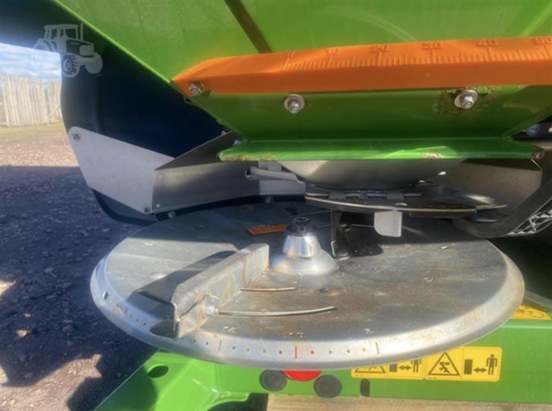 Photo 3. Amazone ZA-M 1501 spreader