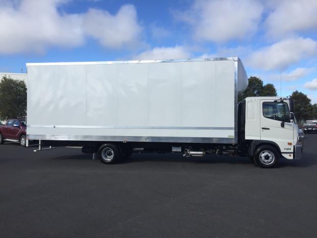 Photo 3. Hino FD 1124-500 Series Pantech