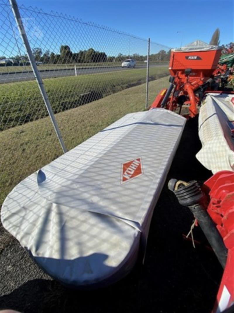 Photo 3. Kuhn GMD310 hay mower