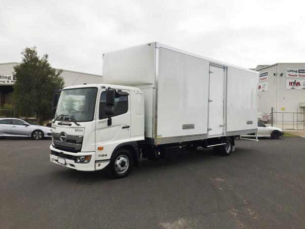 Photo 3. Hino FD 1124-500 Series Pantech