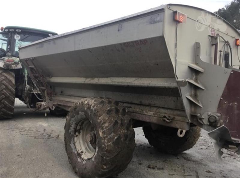 Photo 3. Giltrap 8301 spreader