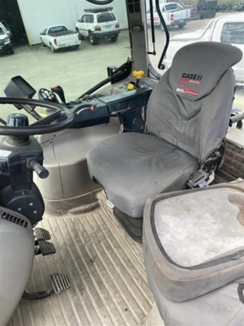 Photo 3. Case IH Maxxum 125 tractor