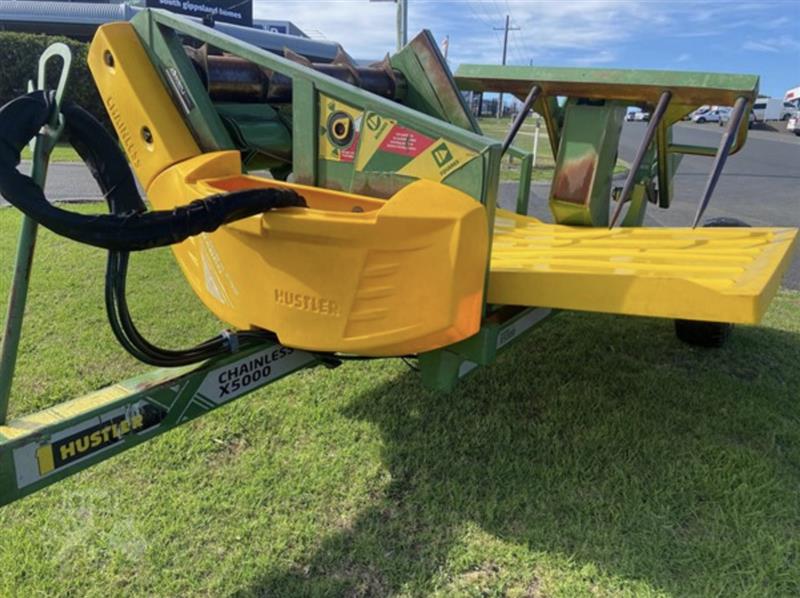 Photo 3. Hustler CHX5000 feeder