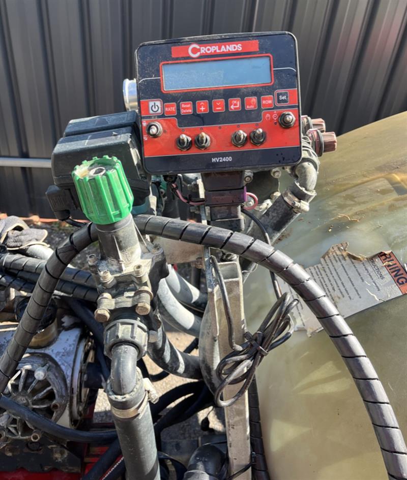 Photo 3. Croplands Quantum 1000L trailer sprayer