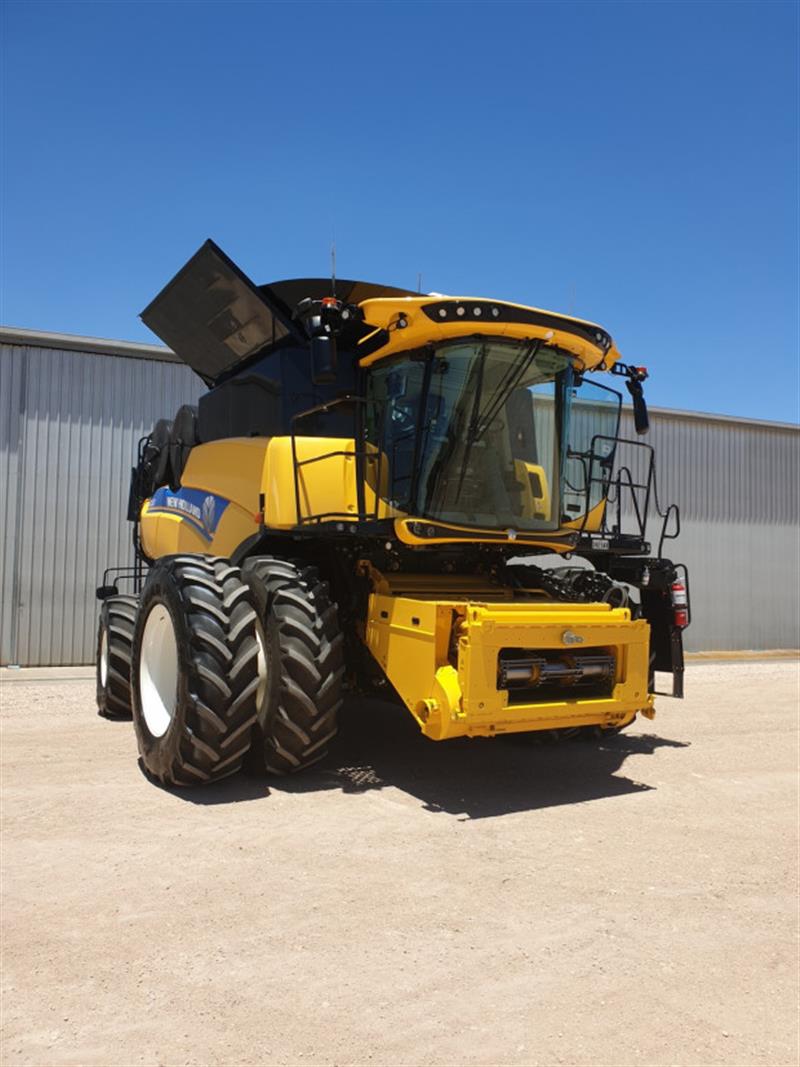 New Holland CR10.90 Harvesters New Holland VIC, Power Farming New Holland CR10.90 Harvesters New Holland VIC, Power Farming