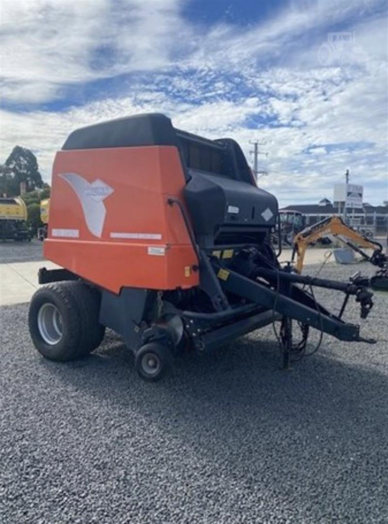 Photo 3. Kuhn VB2160 round baler