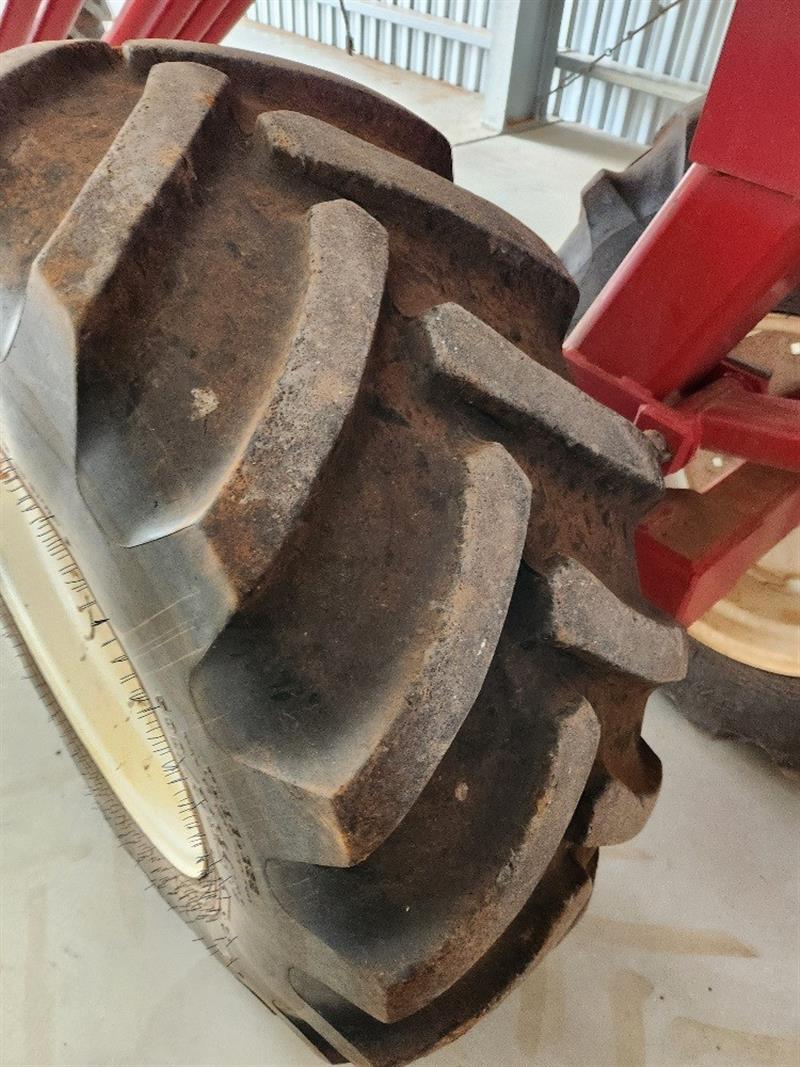 Photo 3. Morris Contour 2 & 9365 ICT Air Seeder Complete Single Brand 