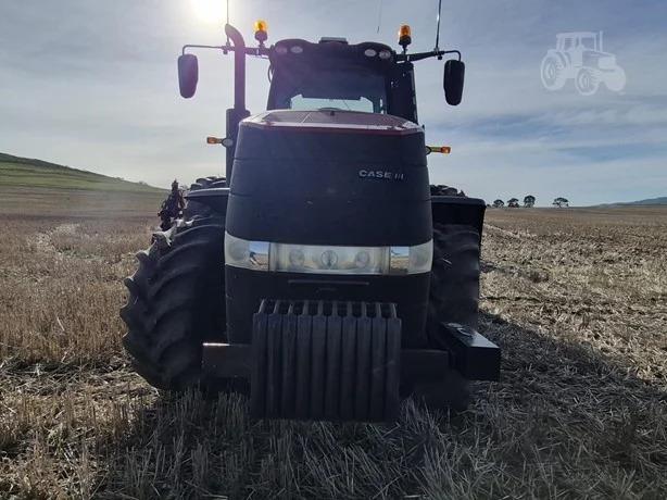 Photo 3. Case IH Magnum 280 