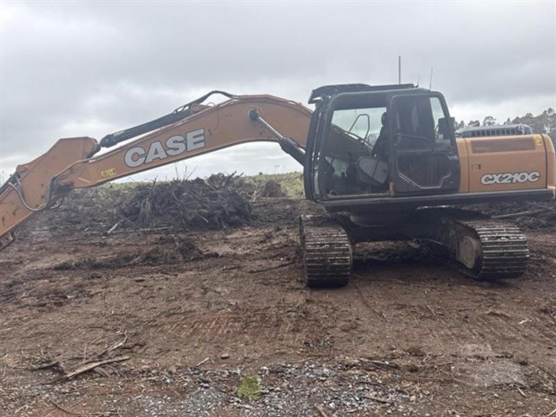 Photo 3. Case CX210C excavator