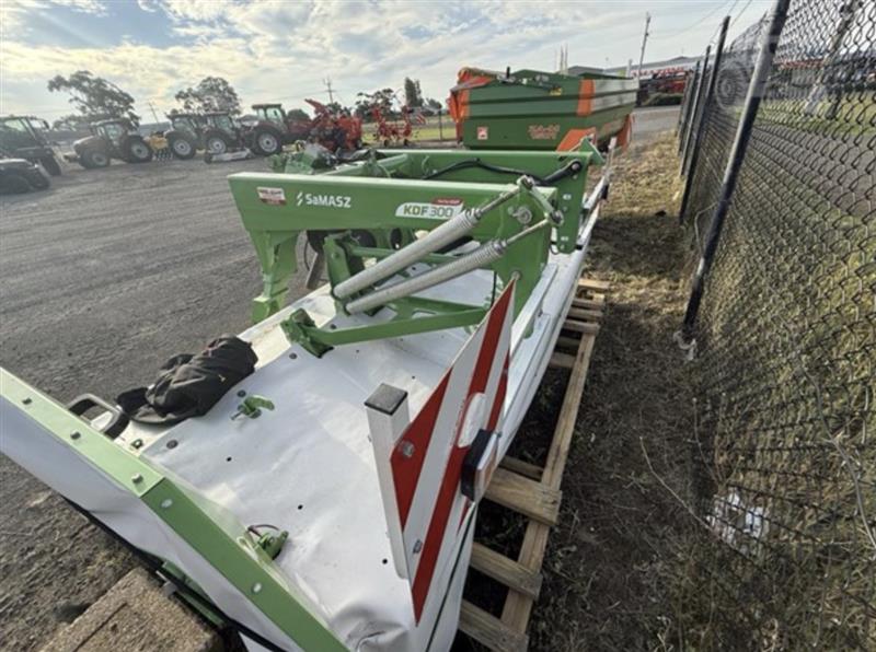 Photo 3. Samasz KDF300 hay mower