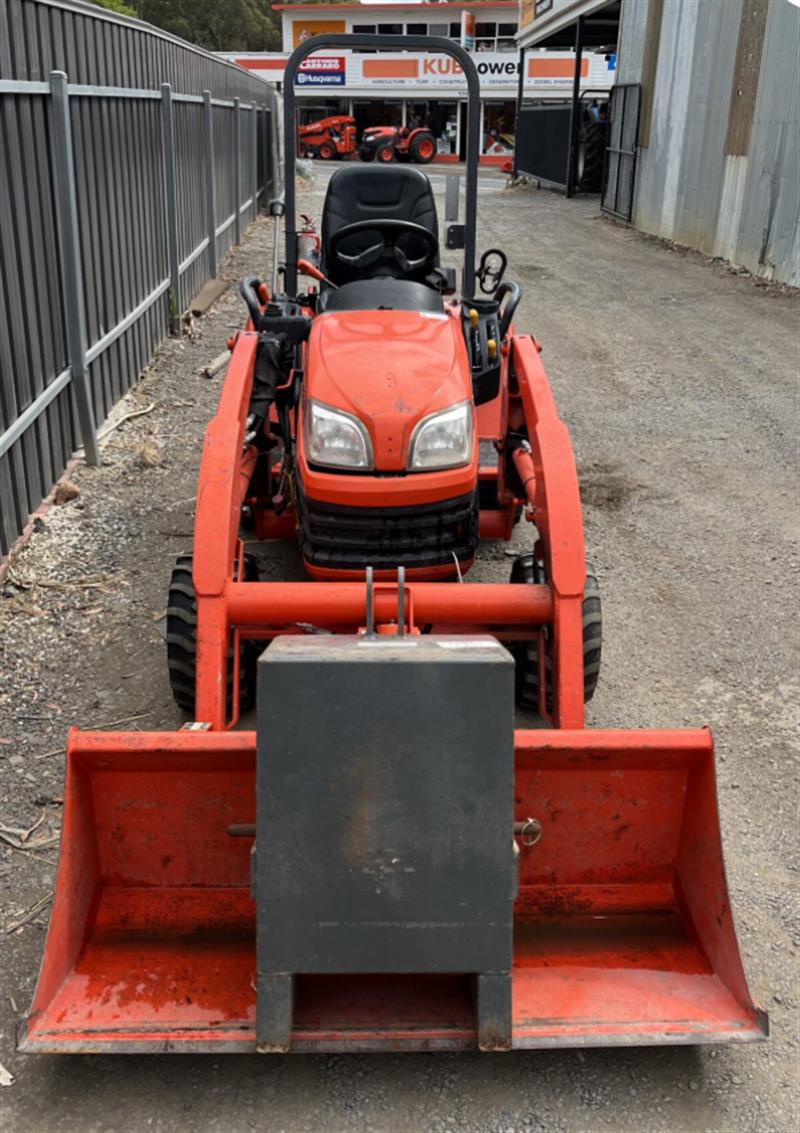 Photo 3. Kubota BX2660 tractor