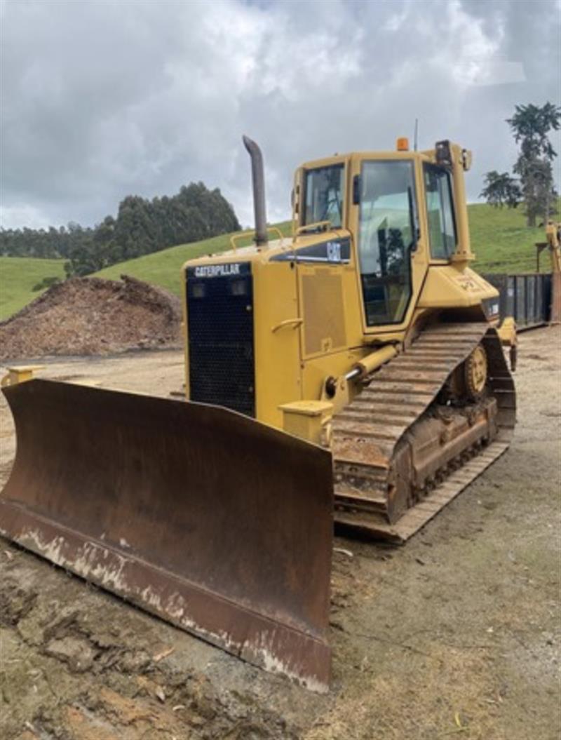 Photo 3. Caterpillar D5N XL dozer