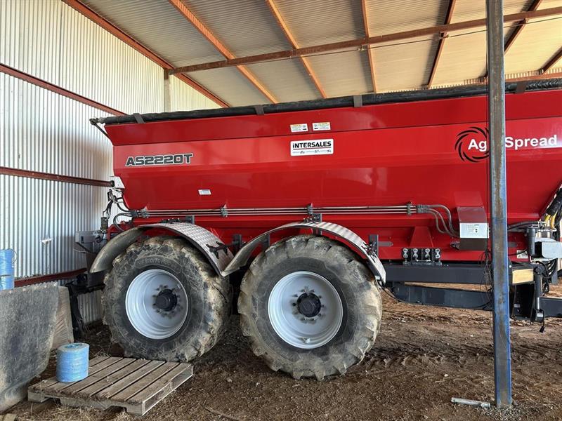 Photo 3. AGRI-SPREAD AS2220T