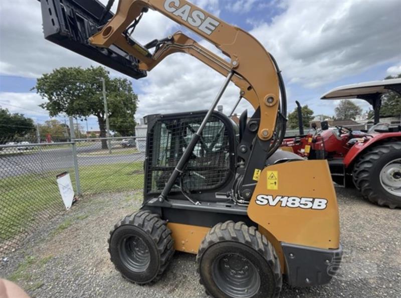 Photo 3. Case SV185B skid steer loader