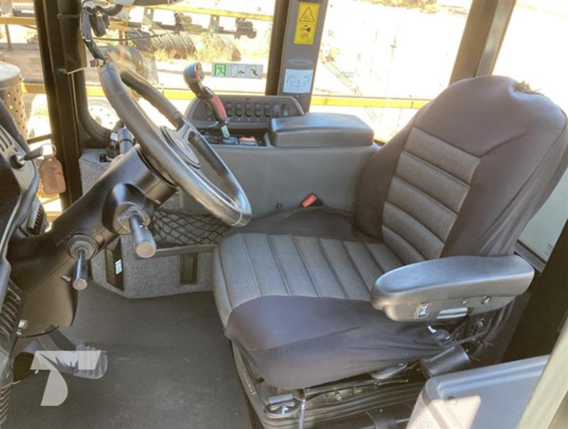 Photo 3. Rogator RG700B self propelled sprayer