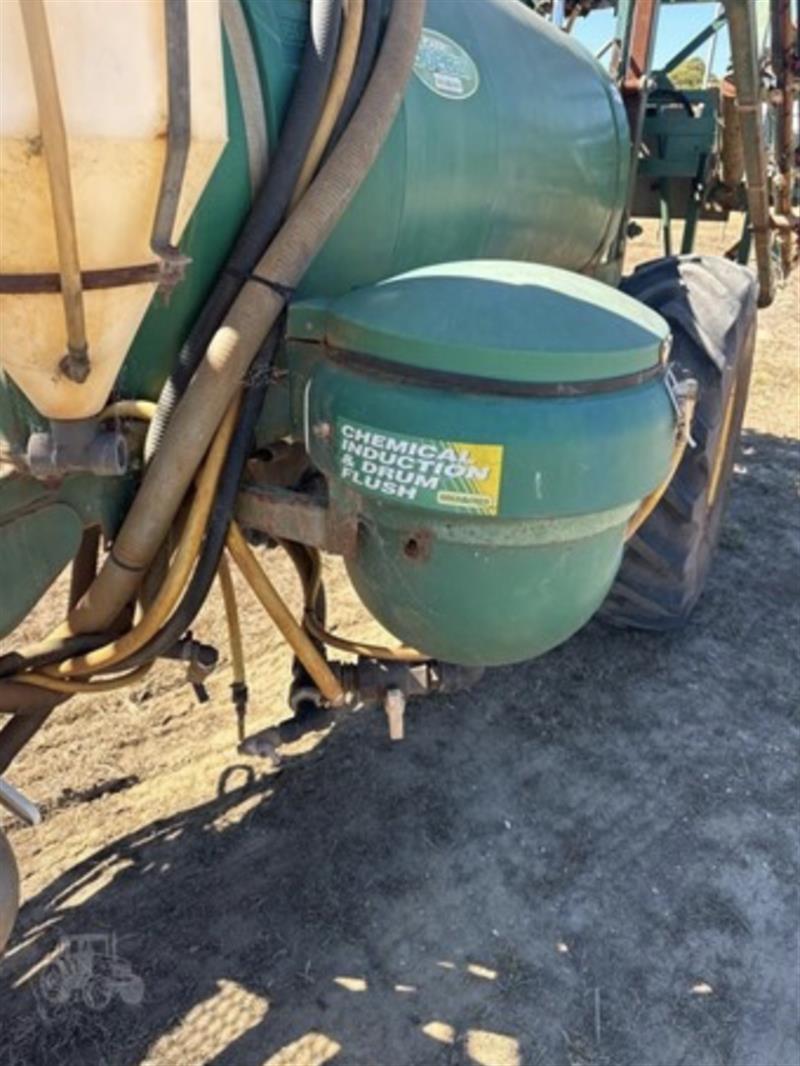 Photo 3. Goldacres Compact 2521 boom sprayer