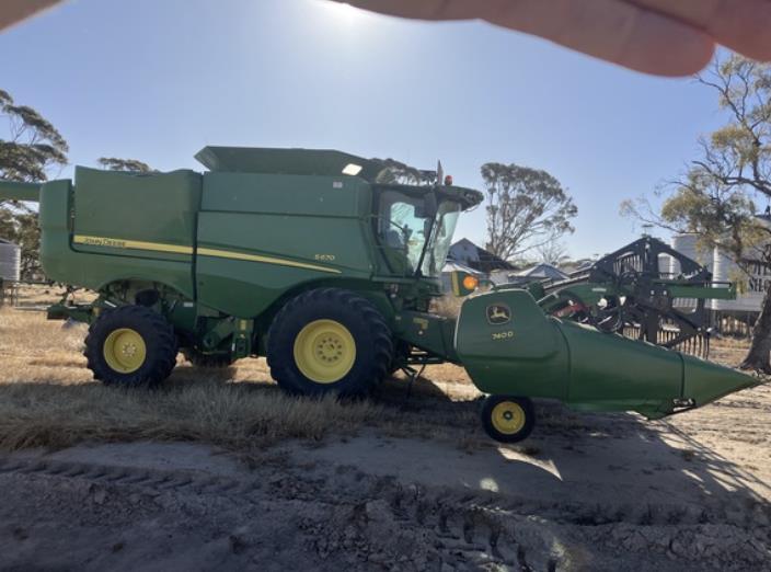 Photo 3. John Deere S670 combine harvester