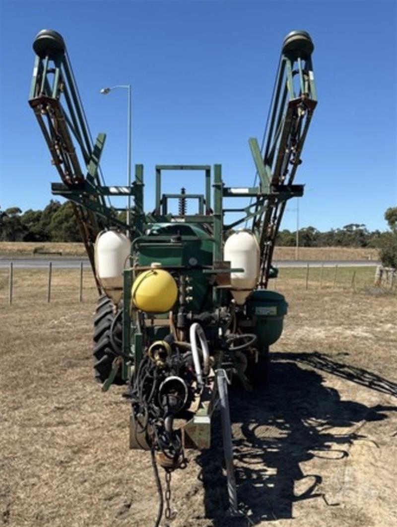 Photo 3. Goldacres Compact 2521 boom sprayer