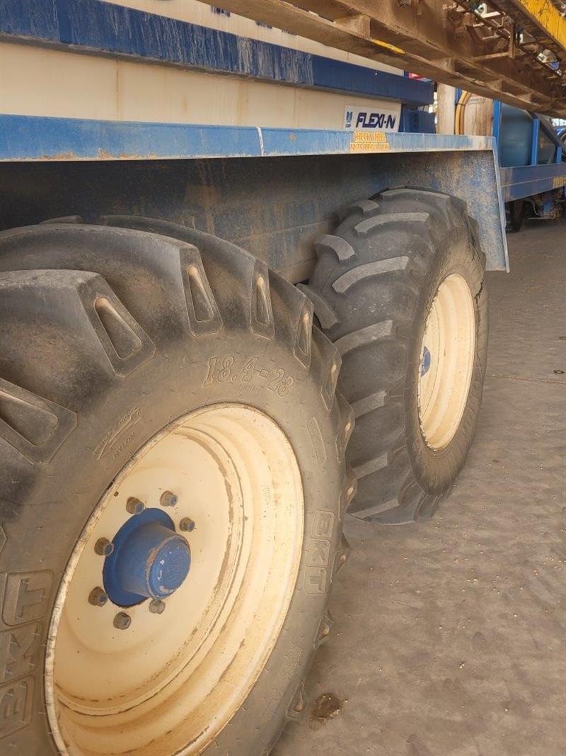 Photo 3. Sonic 45m Boom Spray