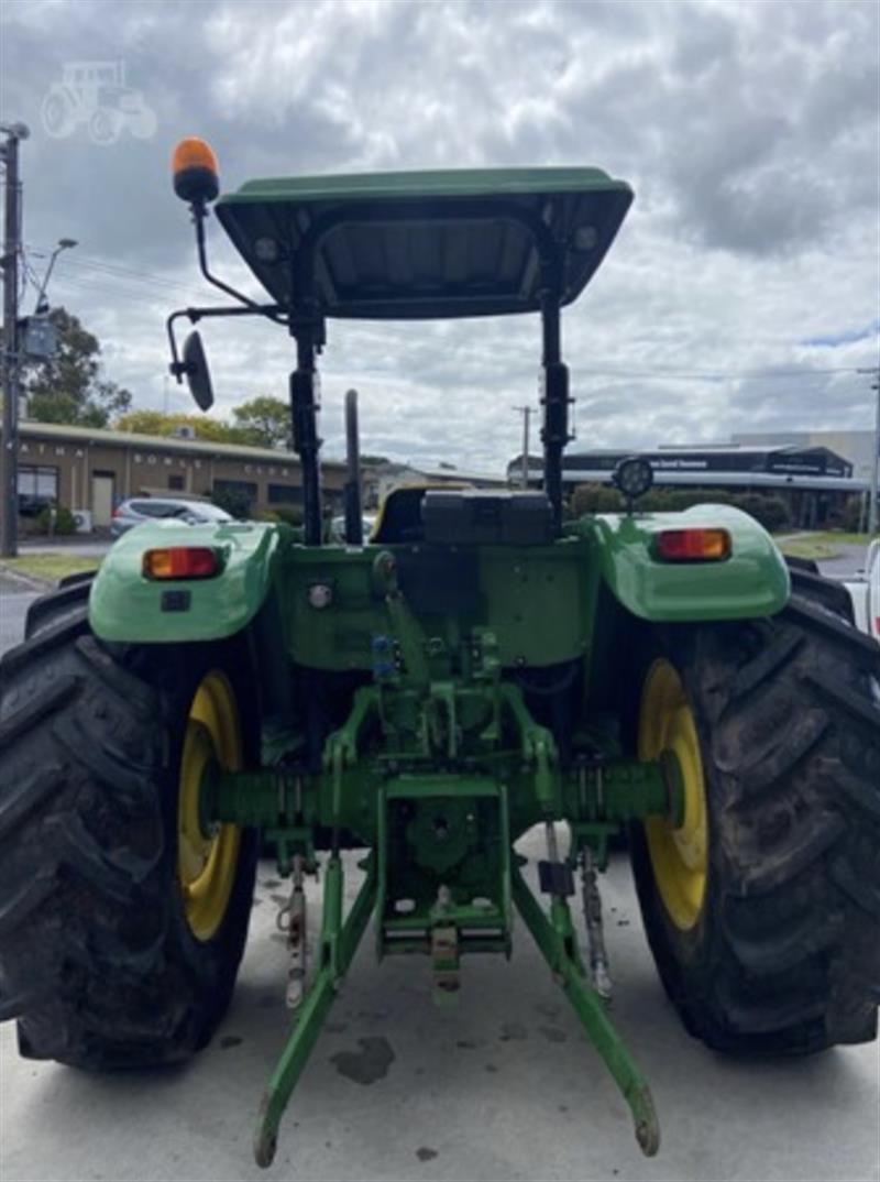 Photo 3. John Deere 5075E tractor