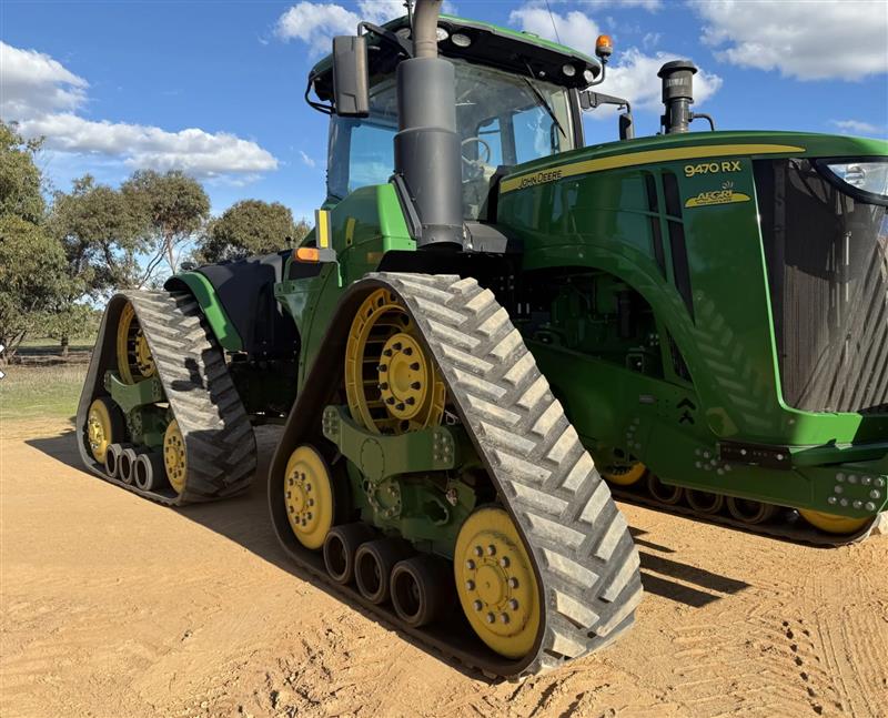 Photo 3. John Deere 9470RX tracked tractor