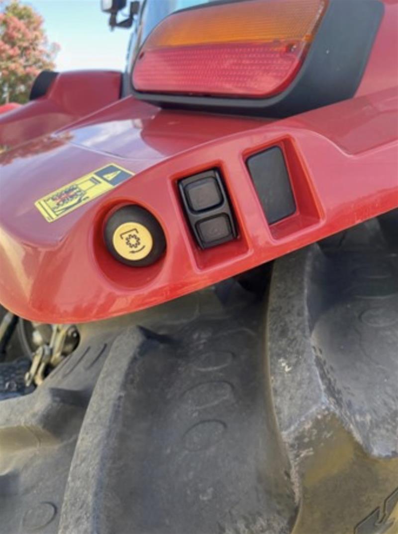 Photo 3. Case IH Maxxum 110 tractor