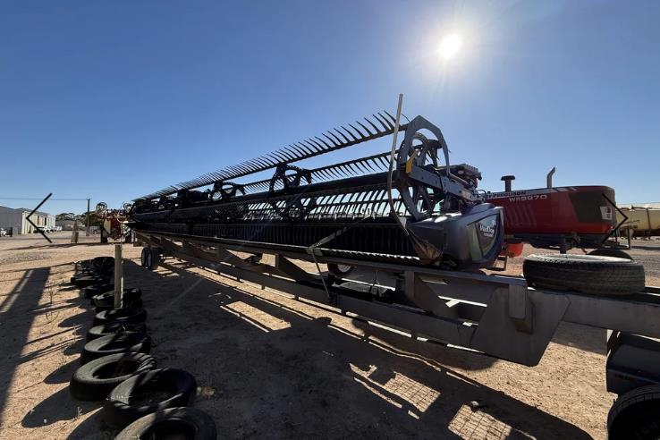 Photo 3. MacDon FD145 harvester front