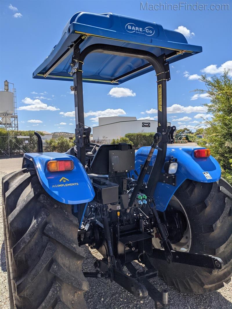 Photo 5. New Holland TD80 4RM tractor