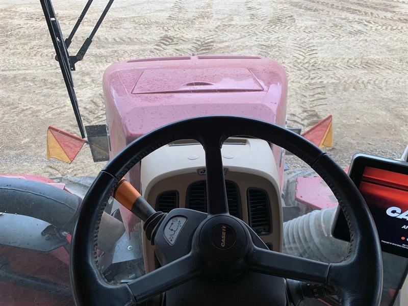 Photo 4. Case IH Steiger 600 tractor
