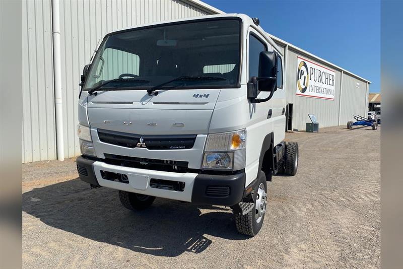 Photo 3. Fuso Canter 4X4 truck