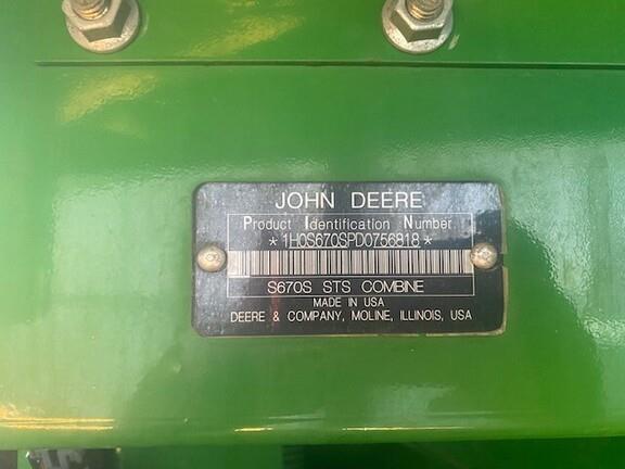 Photo 3. John Deere S670 + 640D combine harvester
